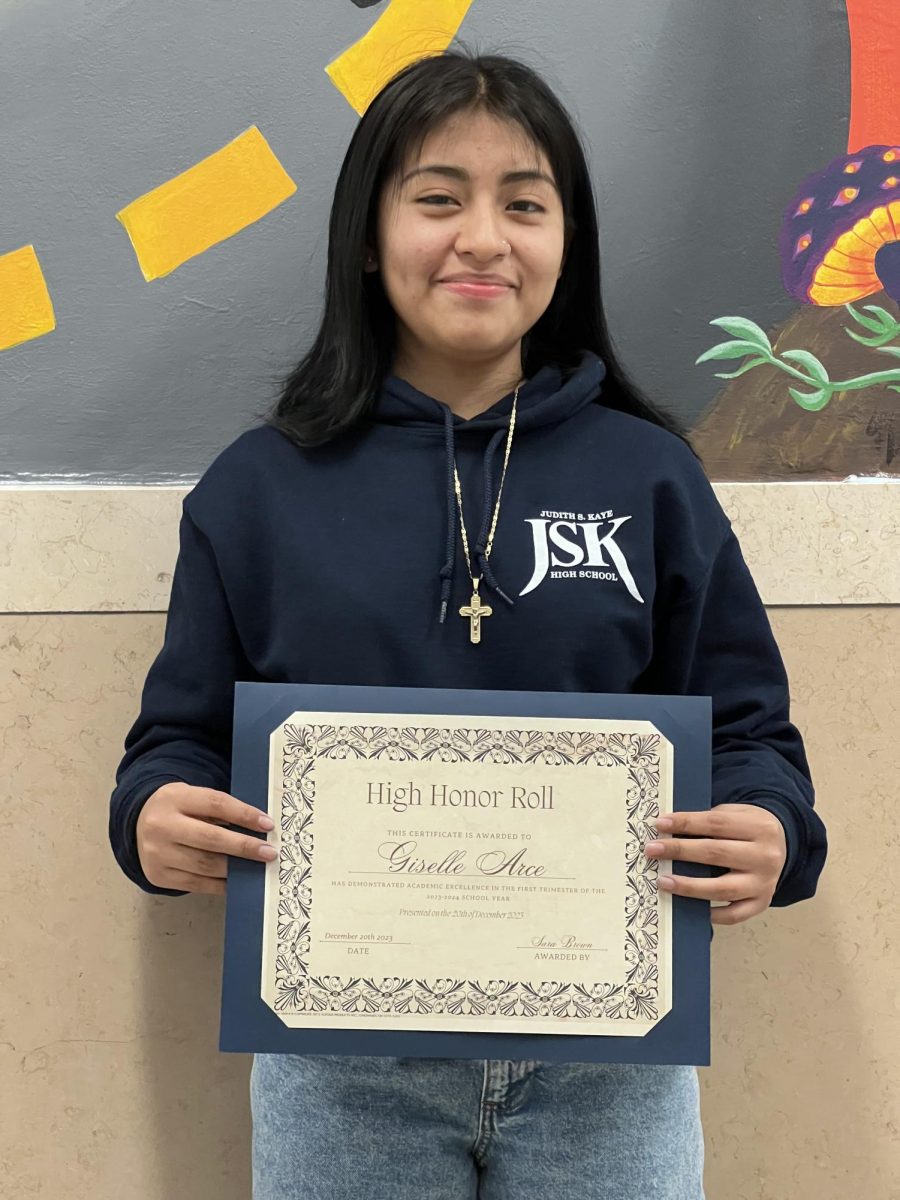 Giselle Arce High Honor Roll recipient 